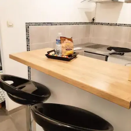 Le Petit Charmeur, Parking, Wifi, Gare Appartement *