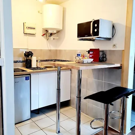 Le Petit Charmeur, Parking, Wifi, Gare *