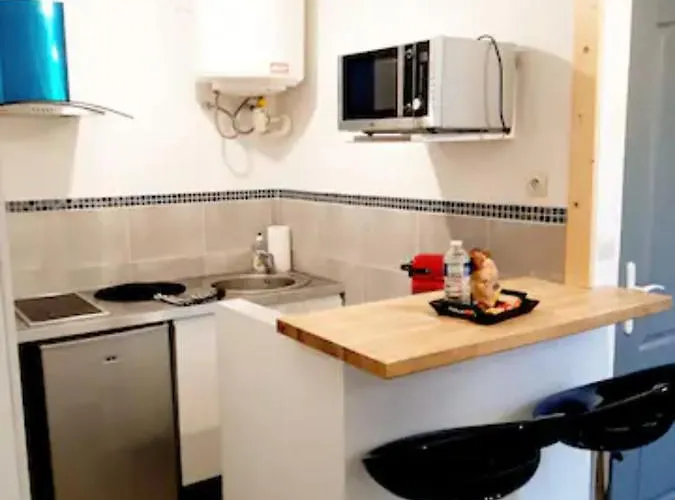 Le Petit Charmeur, Parking, Wifi, Gare *