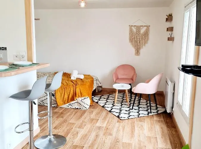 Le Petit Charmeur, Parking, Wifi, Gare 弗莱尔