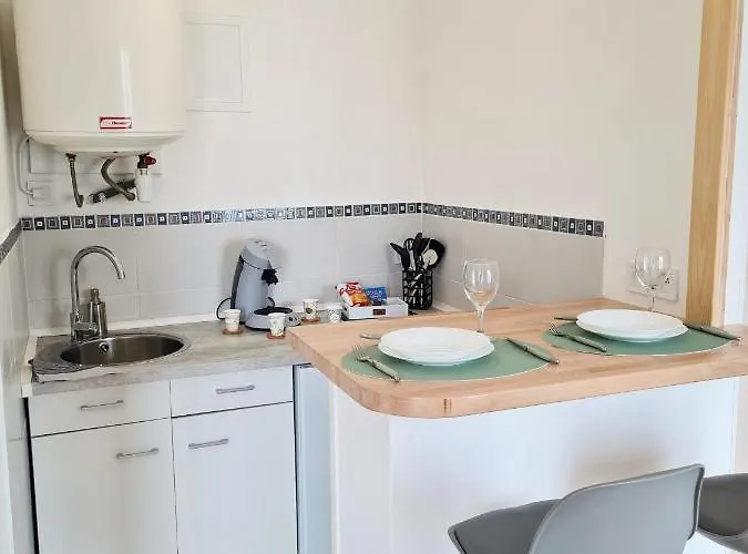 Le Petit Charmeur, Parking, Wifi, Gare 公寓